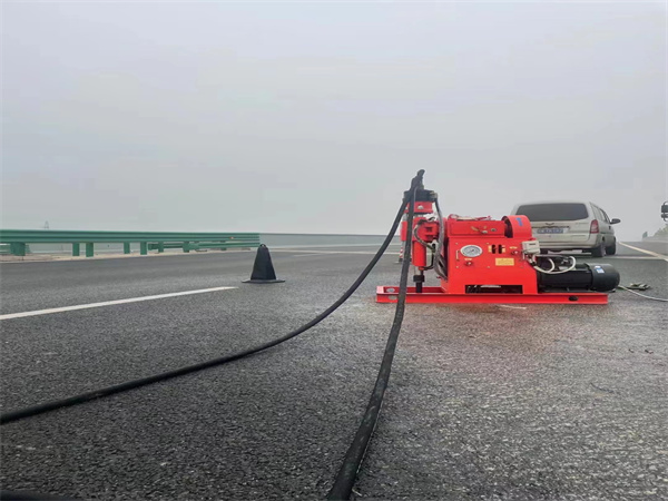 琼海马路路基路面开裂下沉注浆加固灌浆